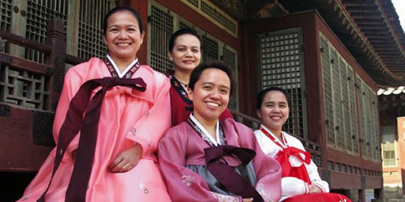 Arlene (center) with other lay missionaries in Korea